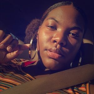 Meet your Posher, Natosha